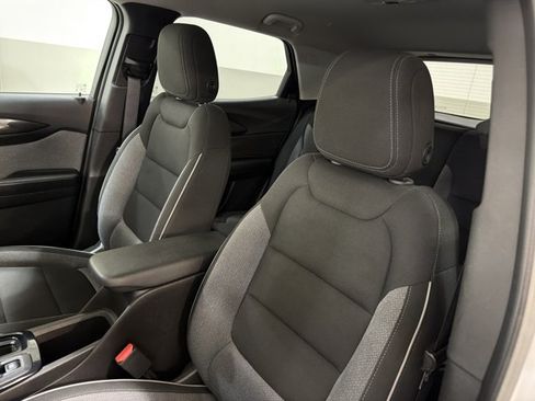 Used 2025 Chevrolet TrailBlazer LT AWD/4WD image 13
