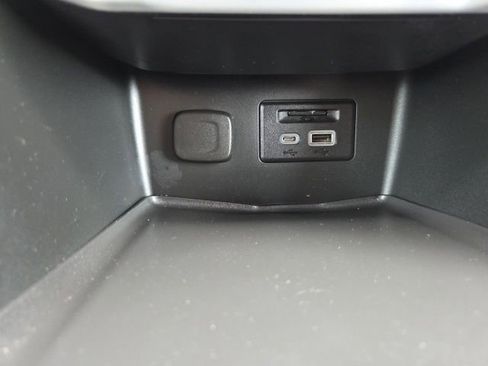 Used 2023 GMC Acadia SLT w/ Preferred Package image 50