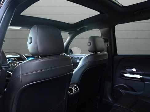 Used 2021 Mercedes-Benz GLB 250 4MATIC w/ Premium Package image 25