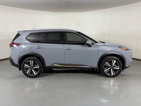 Used 2022 Nissan Rogue Platinum w/ Head-Up Display Package FWD image 10