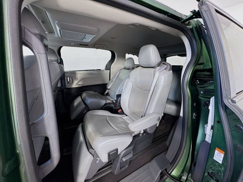 Used 2023 Toyota Sienna Limited AWD/4WD image 14