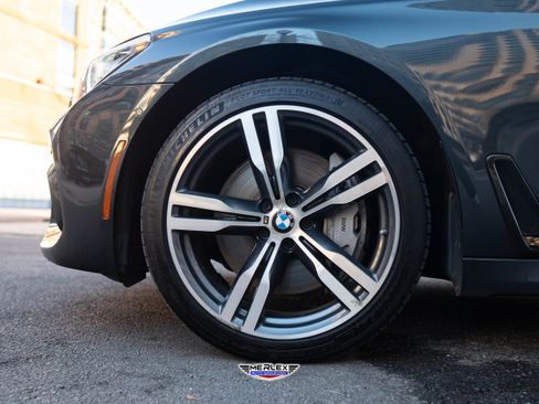 Used 2019 BMW 750i xDrive w/ Executive Package image 10