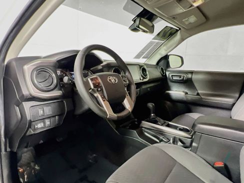 Used 2022 Toyota Tacoma SR5 w/ Technology Package RWD image 30