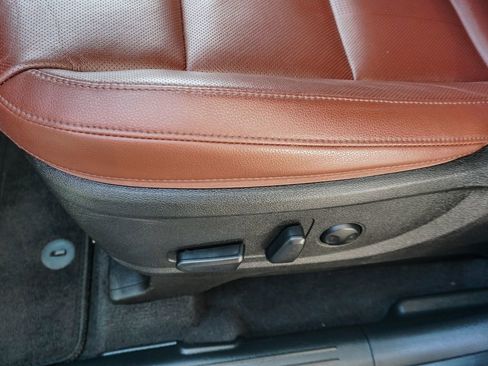 Certified 2024 Kia Telluride EX w/ EX Captain's Chair Package FWD image 20