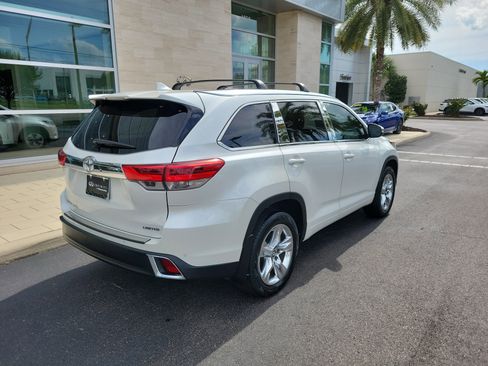 Used 2019 Toyota Highlander Limited FWD image 4