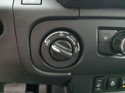 New 2026 Nissan Frontier S image 28