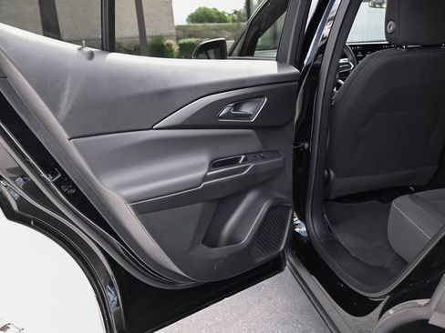 Used 2026 Chevrolet Equinox EV LT w/ LPO, Blackout Package FWD image 31