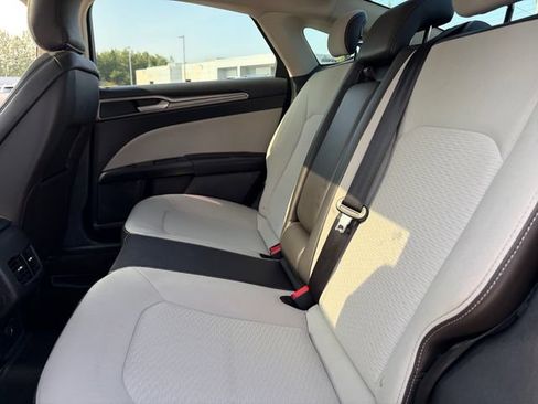 Used 2019 Ford Fusion SE w/ Equipment Group 151A FWD image 22