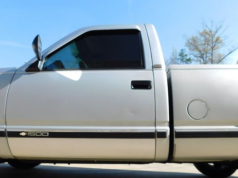 Used 1993 Chevrolet Silverado 1500 2WD Regular Cab image 11