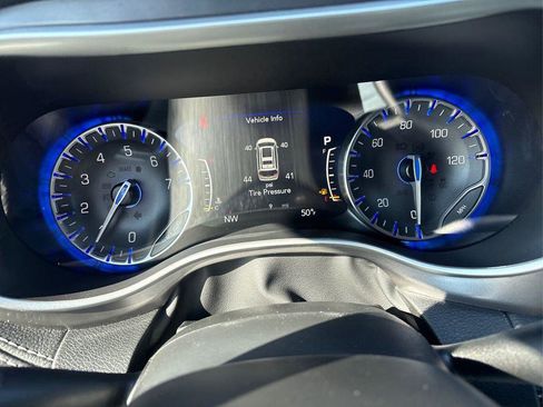 New 2026 Chrysler Pacifica Select image 11