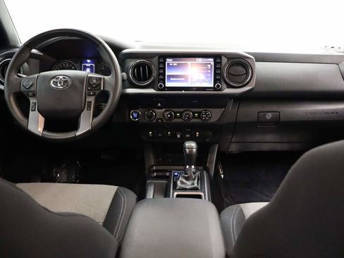 Used 2020 Toyota Tacoma TRD Sport w/ Technology Package AWD/4WD image 13