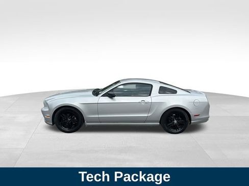 Used 2013 Ford Mustang Coupe RWD image 2