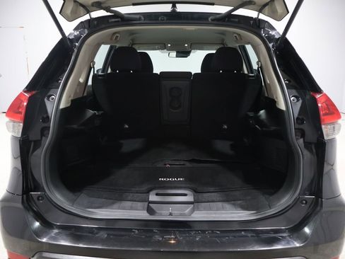 Used 2020 Nissan Rogue S image 18