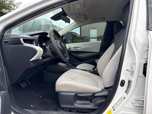 Used 2021 Toyota Corolla LE FWD image 12