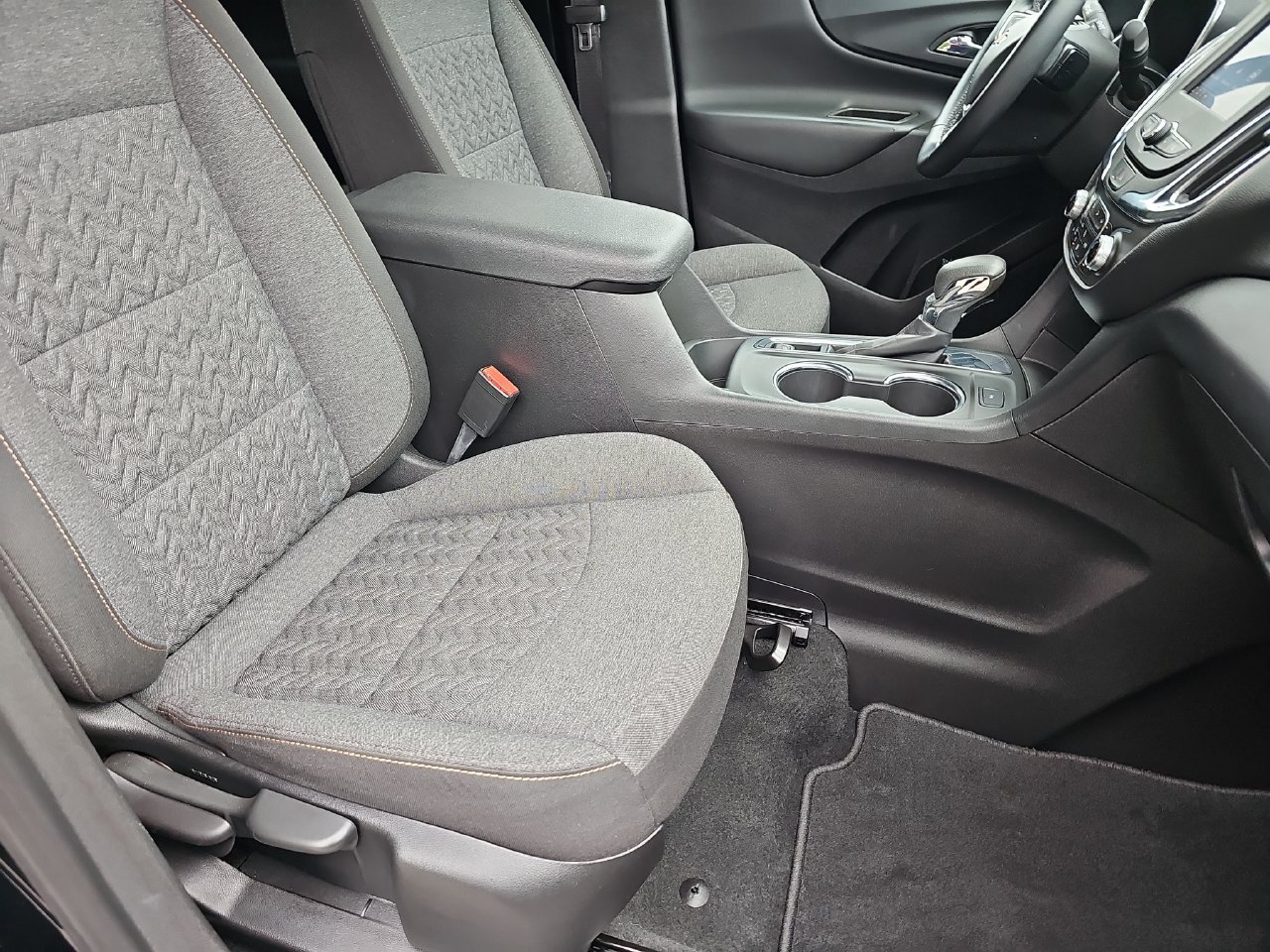 Used 2023 Chevrolet Equinox LT FWD image 13