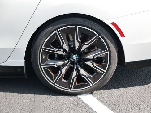 Used 2025 BMW i7 xDrive60 w/ Executive Package AWD/4WD image 10