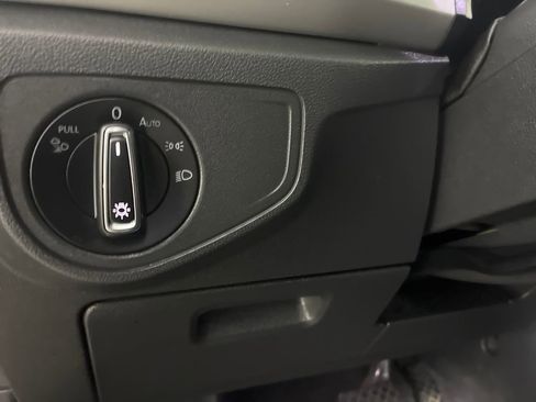 Used 2022 Volkswagen Atlas Cross Sport SE AWD/4WD image 21