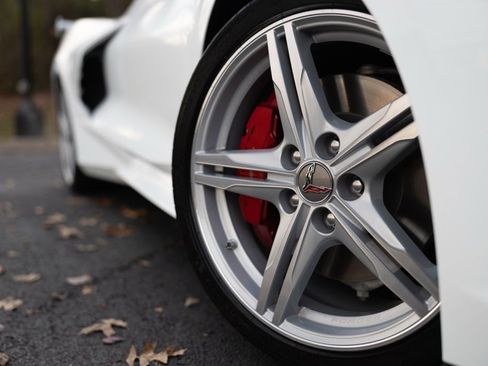 Used 2024 Chevrolet Corvette Stingray Premium Conv w/ Z51 Performance Package image 7