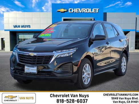 Used 2023 Chevrolet Equinox LS image 1