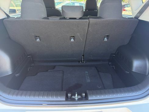 Used 2025 Kia Soul LX w/ LX Technology Package FWD image 30