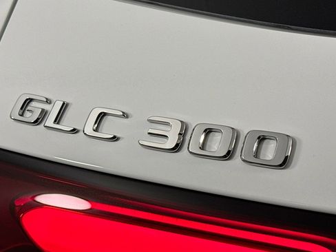 New 2026 Mercedes-Benz GLC 300 image 8
