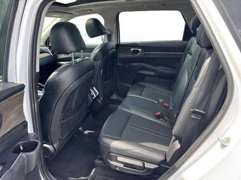 Used 2022 Kia Sorento S w/ Panoramic Sunroof Package AWD/4WD image 12