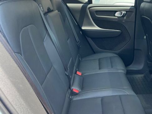 Used 2024 Volvo XC40 B5 Plus AWD/4WD image 14