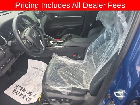 Used 2024 Toyota Camry XLE FWD image 9