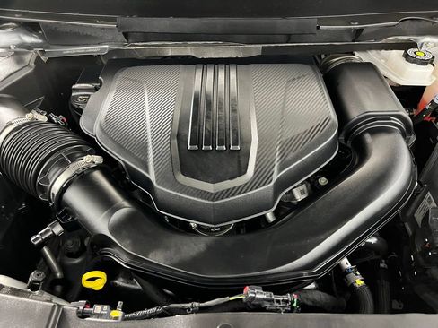 Used 2025 GMC Acadia Elevation image 36