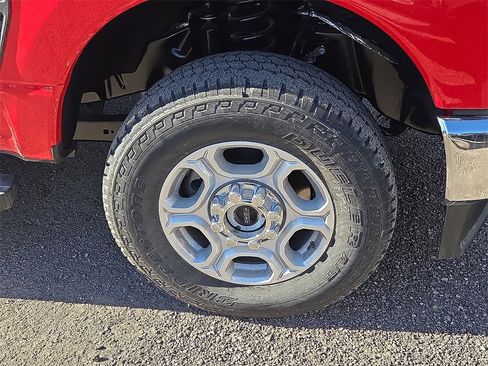 New 2026 Ford F250 XLT w/ FX4 Off-Road Package image 7