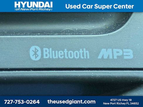 Used 2015 Hyundai Santa Fe Sport FWD image 21