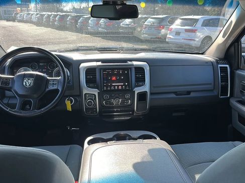 Used 2016 RAM 1500 Classic SLT w/ Luxury Group image 11