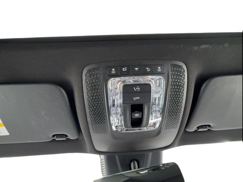 Used 2021 Mercedes-Benz GLB 250 4MATIC w/ Premium Package image 51