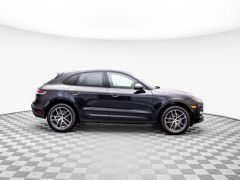 Certified 2025 Porsche Macan image 7
