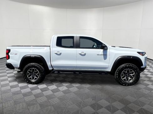 Used 2024 Chevrolet Colorado ZR2 w/ Technology Package AWD/4WD image 7