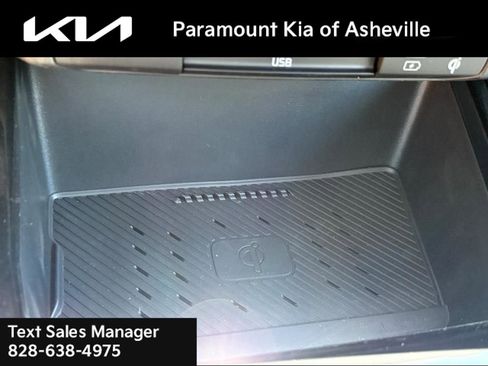 New 2025 Kia Niro EX Touring image 16