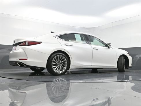 Used 2020 Lexus ES 350 Luxury image 32