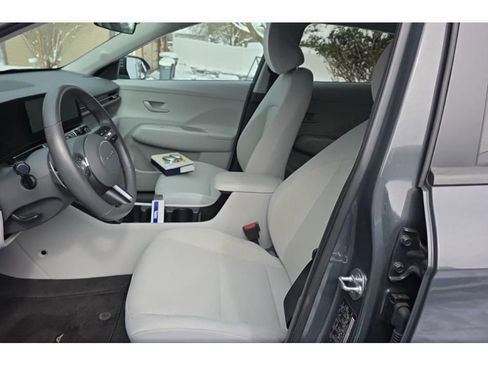 Used 2024 Hyundai Kona SEL image 5