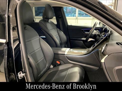 Used 2023 Mercedes-Benz GLC 300 4MATIC image 10