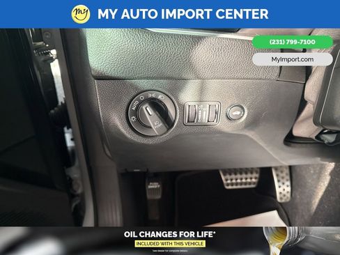 Used 2022 Dodge Challenger R/T Scat Pack w/ Driver Convenience Group image 12