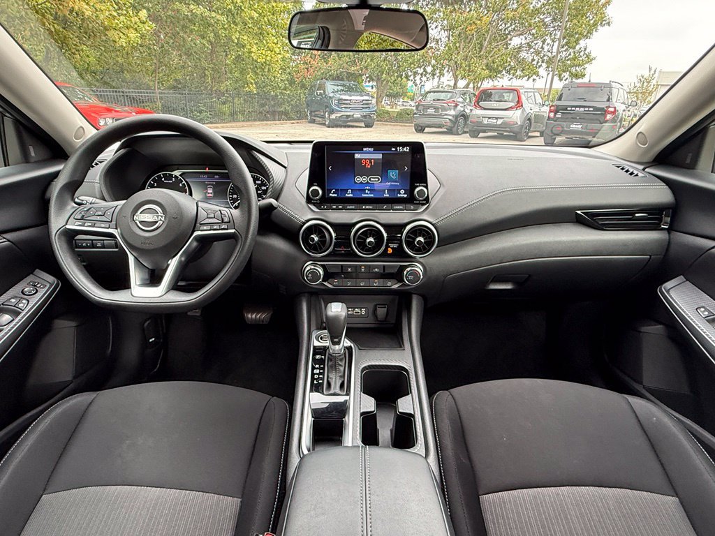Used 2025 Nissan Sentra SV FWD image 32