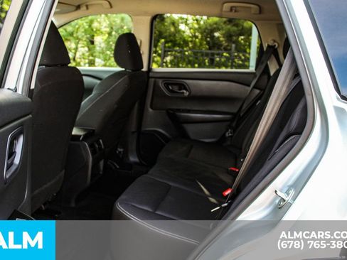 Used 2024 Nissan Rogue S FWD image 18