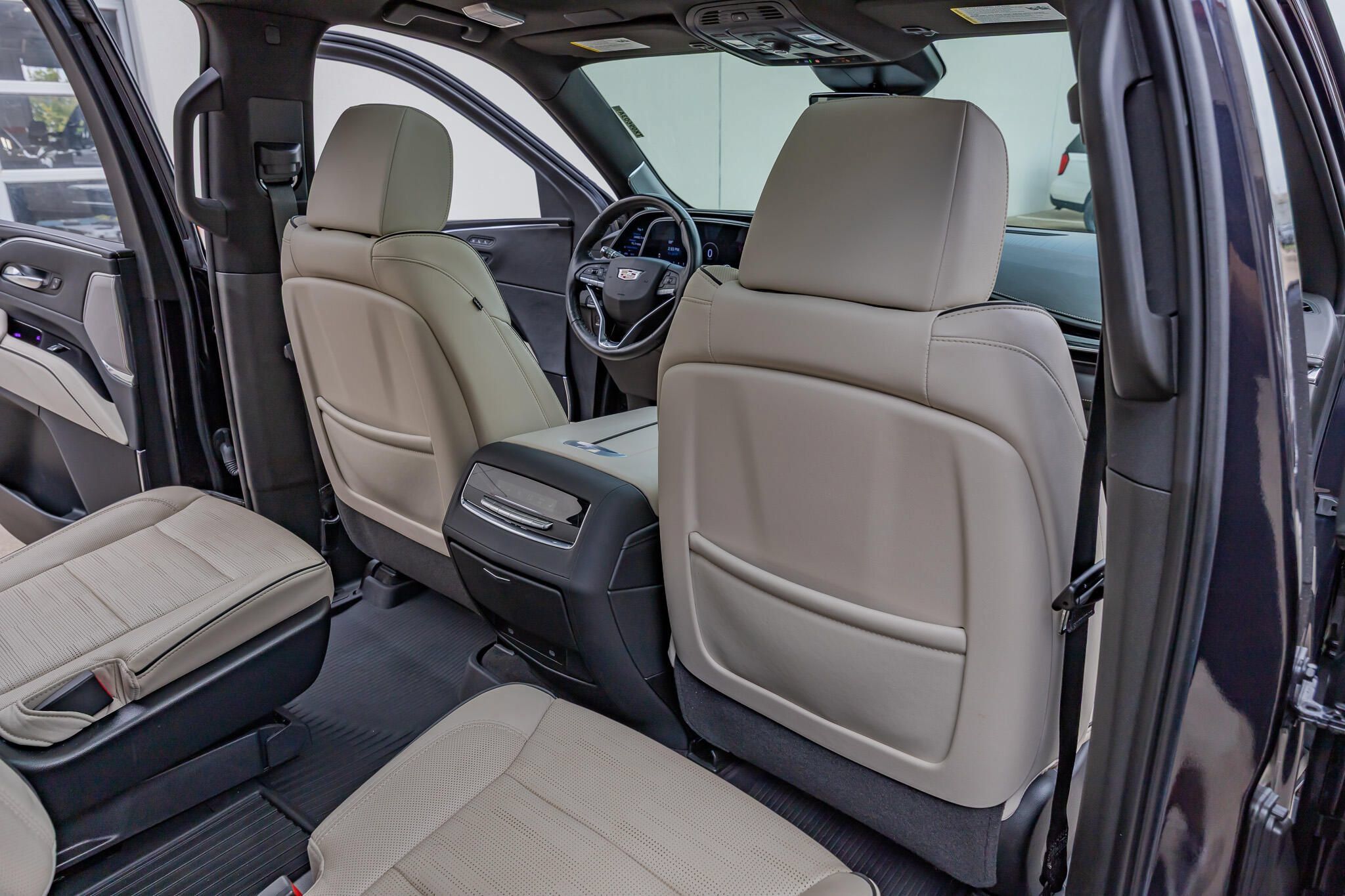 Used 2022 Cadillac Escalade Sport w/ Touring Package AWD/4WD image 29
