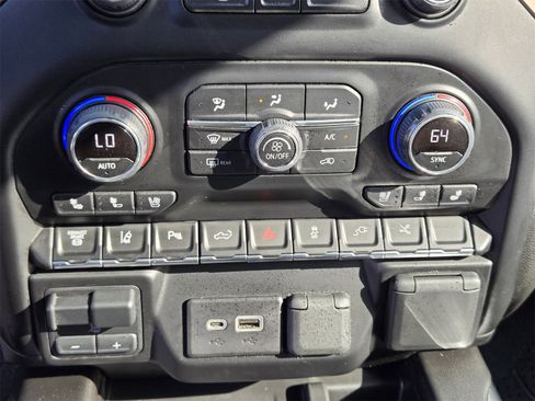 Used 2022 Chevrolet Silverado 3500 High Country image 17