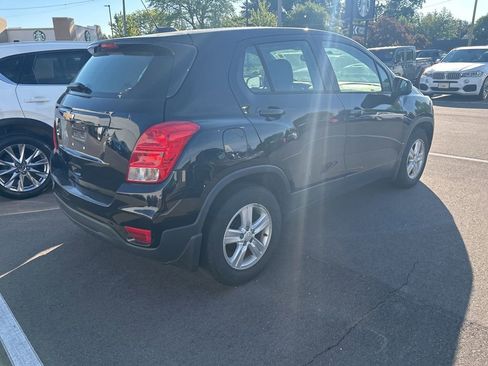 Used 2020 Chevrolet Trax LS w/ LPO, Protection Package FWD image 5