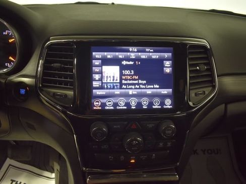 Used 2021 Jeep Grand Cherokee Laredo X AWD/4WD image 18
