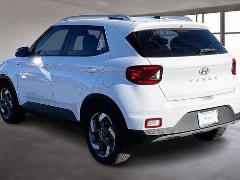 New 2026 Hyundai Venue SEL image 3