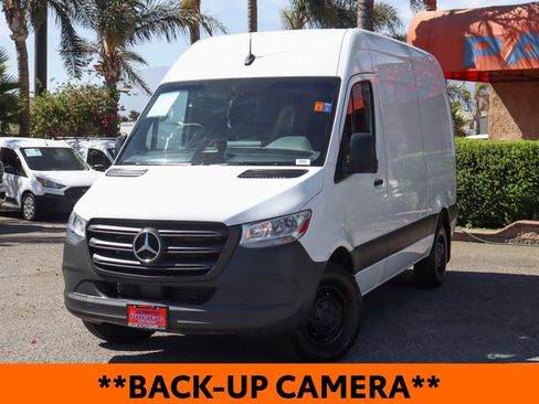 Used 2025 Mercedes-Benz Sprinter 2500 image 4