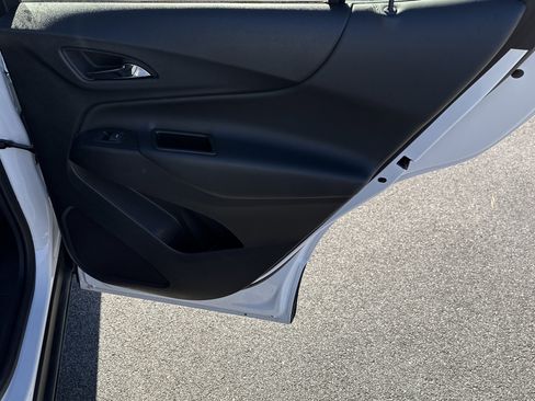 Used 2024 Chevrolet Equinox LT image 17