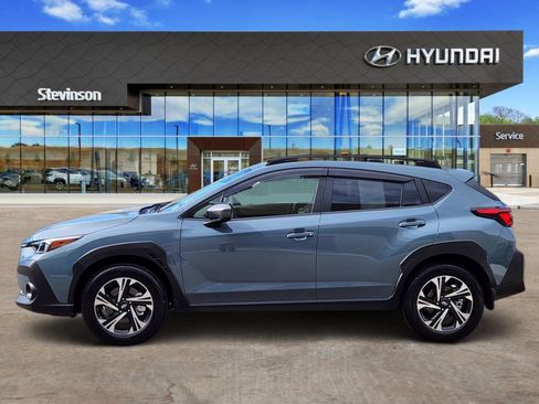 Used 2025 Subaru Crosstrek 2.0i Premium image 2